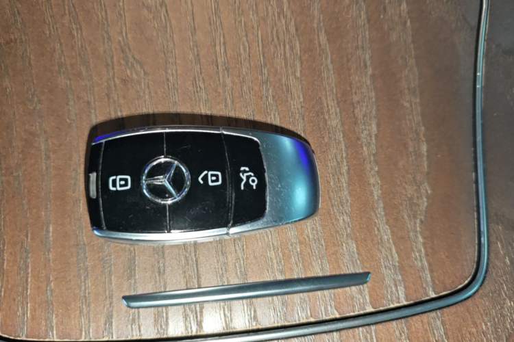 Used Mercedes-Benz E-Class New Energy 2023 E 350 e L Plug-in Hybrid Sedan Vehicle Key
