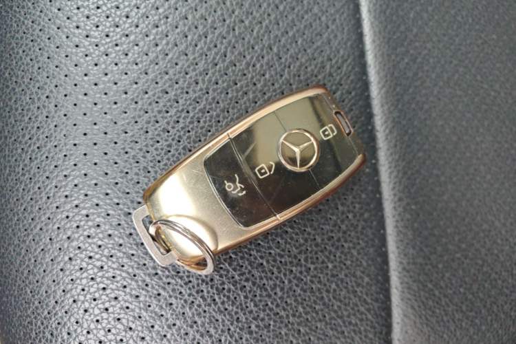 Used Mercedes-Benz E-Class New Energy 2023 E 350 e L Plug-in Hybrid Sports Sedan Vehicle Key