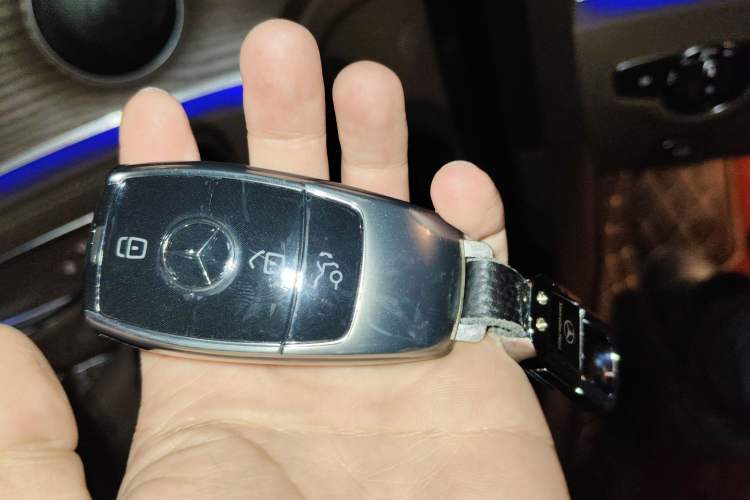 Used Mercedes-Benz E-Class New Energy 2023 E 350 e L Plug-in Hybrid Sedan Vehicle Key