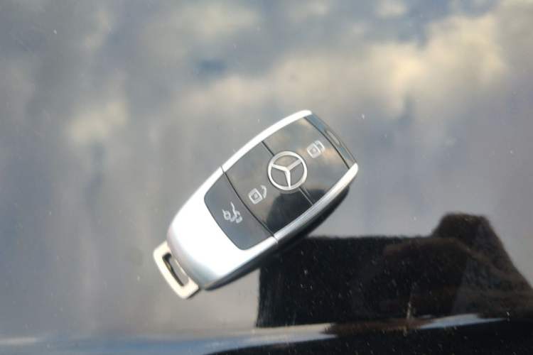Used Mercedes-Benz E-Class New Energy 2023 E 350 e L Plug-in Hybrid Sedan Vehicle Key