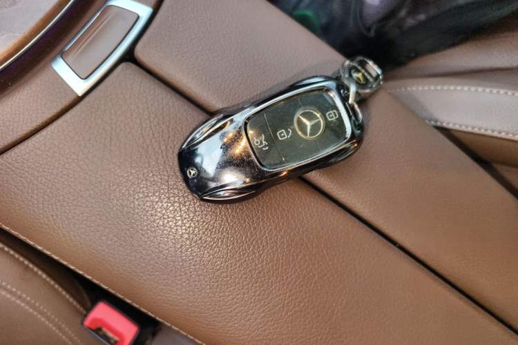 Used Mercedes-Benz E-Class New Energy 2023 E 350 e L Plug-in Hybrid Sedan Vehicle Key