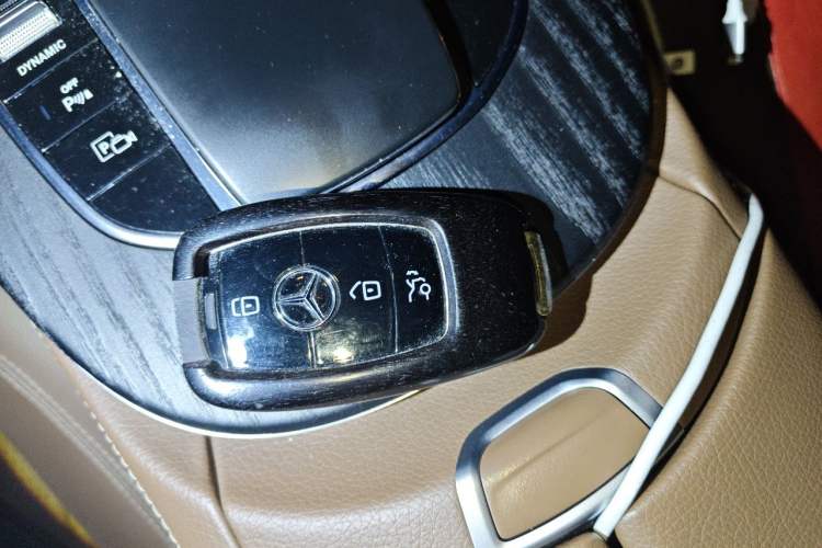 Used Mercedes-Benz E-Class New Energy 2023 E 350 e L Plug-in Hybrid Sports Sedan Vehicle Key