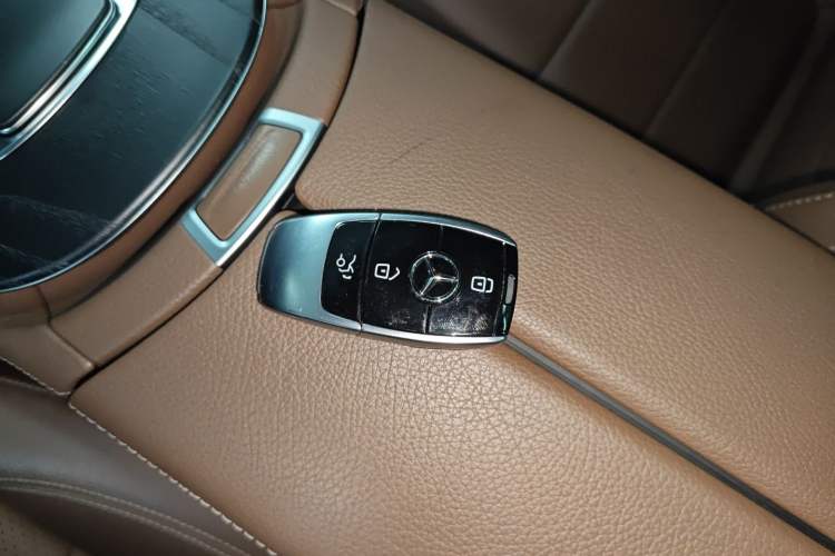 Used Mercedes-Benz E-Class New Energy 2023 E 350 e L Plug-in Hybrid Sedan Vehicle Key