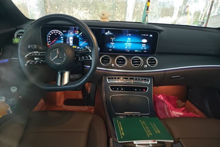 Used Mercedes-Benz E-Class New Energy 2023 E 350 e L Plug-in Hybrid Sports Sedan Center Console
