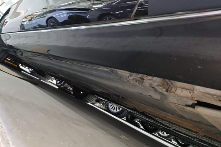 Used Mercedes-Benz E-Class New Energy 2023 E 350 e L Plug-in Hybrid Sedan Right Side Sill
