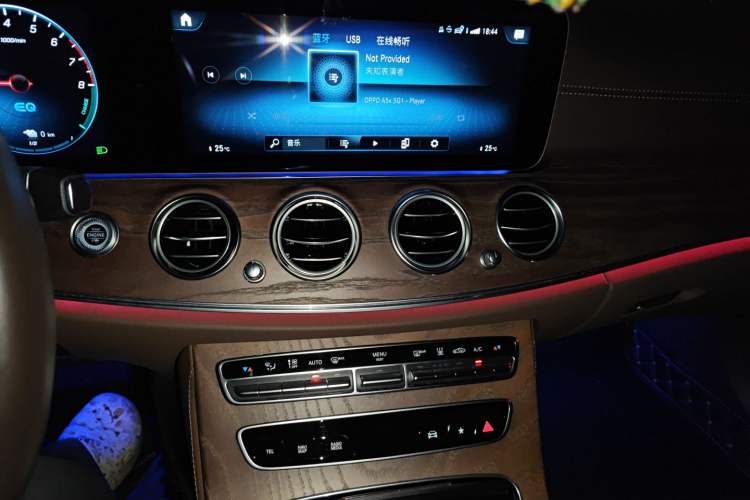 Used Mercedes-Benz E-Class New Energy 2023 E 350 e L Plug-in Hybrid Sedan Audio And AC Panel