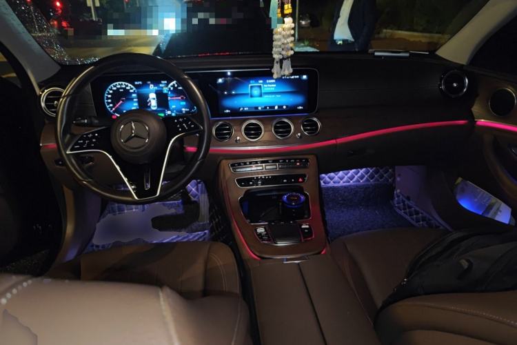Used Mercedes-Benz E-Class New Energy 2023 E 350 e L Plug-in Hybrid Sedan Center Console