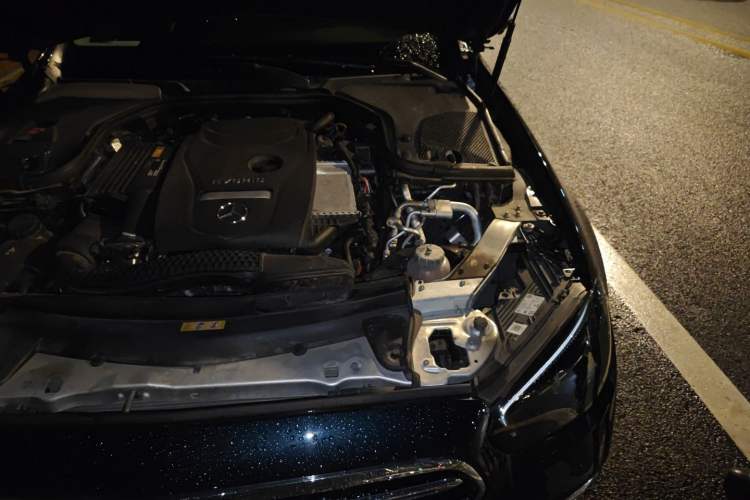 Used Mercedes-Benz E-Class New Energy 2023 E 350 e L Plug-in Hybrid Sedan Engine Bay Left