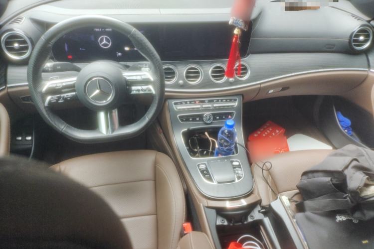 Used Mercedes-Benz E-Class New Energy 2023 E 350 e L Plug-in Hybrid Sports Sedan Center Console