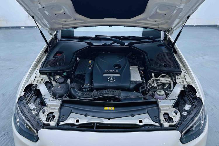 Used Mercedes-Benz E-Class New Energy 2023 E 350 e L Plug-in Hybrid Sports Sedan Engine Bay