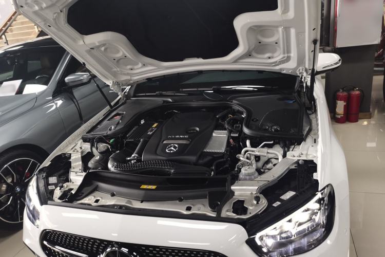 Used Mercedes-Benz E-Class New Energy 2023 E 350 e L Plug-in Hybrid Sports Sedan Engine Bay