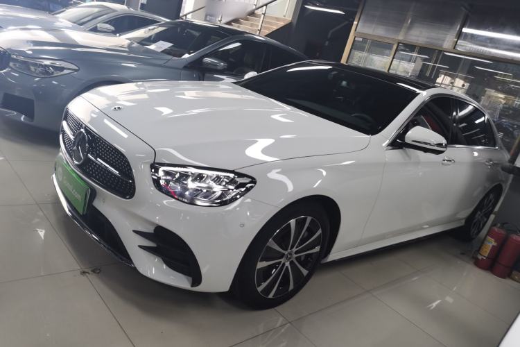 Used Mercedes-Benz E-Class New Energy 2023 E 350 e L Plug-in Hybrid Sports Sedan Exterior 3