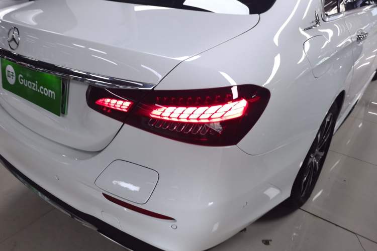 Used Mercedes-Benz E-Class New Energy 2023 E 350 e L Plug-in Hybrid Sports Sedan Exterior 6