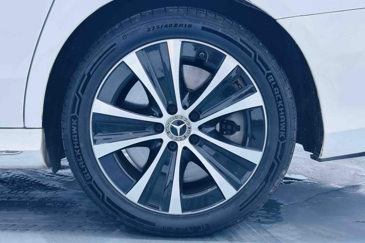 Used Mercedes-Benz E-Class New Energy 2023 E 350 e L Plug-in Hybrid Sports Sedan Left Front Wheel Hub