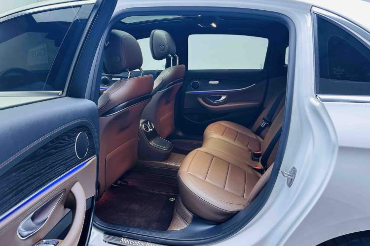 Used Mercedes-Benz E-Class New Energy 2023 E 350 e L Plug-in Hybrid Sports Sedan Left Rear Seat