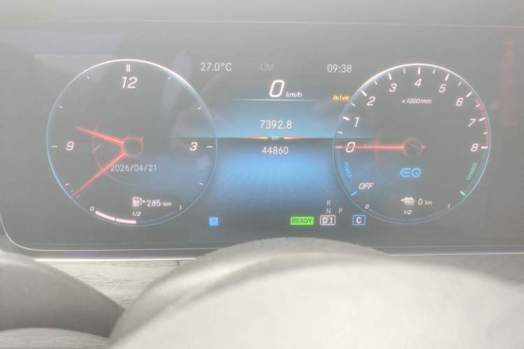 Used Mercedes-Benz E-Class New Energy 2023 E 350 e L Plug-in Hybrid Sports Sedan Odometer Close Up