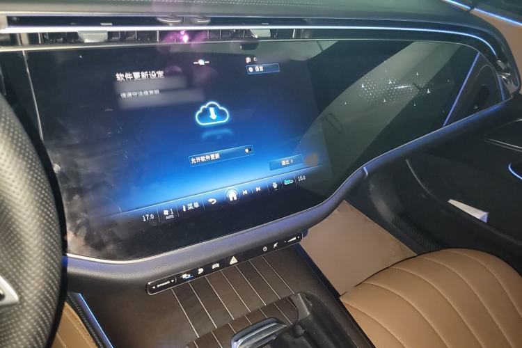 Used Mercedes-Benz E-Class New Energy 2024 E 350 e L Plug-in Hybrid Sedan Audio And AC Panel