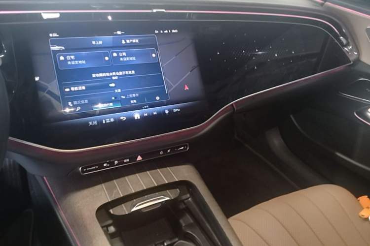 Used Mercedes-Benz E-Class New Energy 2024 E 350 e L Plug-in Hybrid Sedan Audio And AC Panel