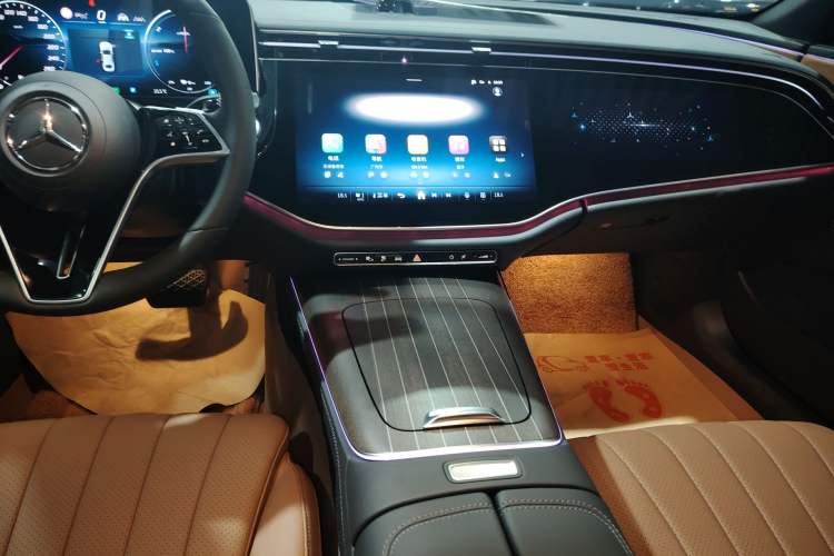 Used Mercedes-Benz E-Class New Energy 2024 E 350 e L Plug-in Hybrid Sedan Audio And AC Panel