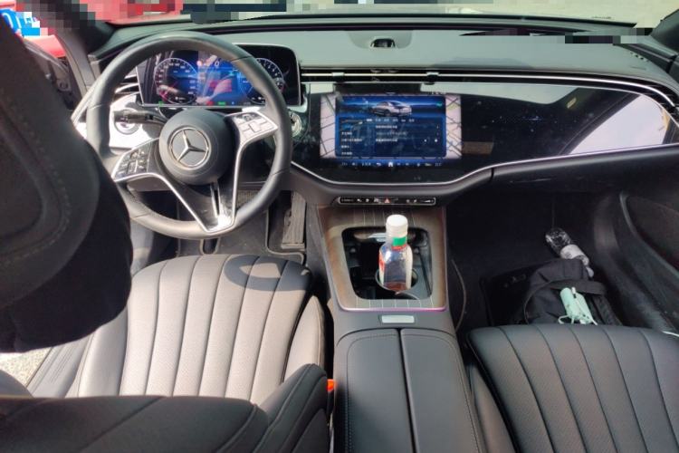 Used Mercedes-Benz E-Class New Energy 2024 E 350 e L Plug-in Hybrid Sedan Center Console