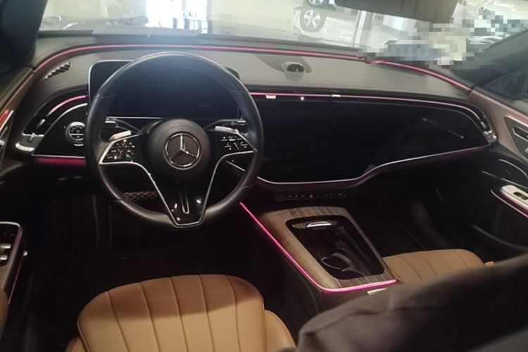 Used Mercedes-Benz E-Class New Energy 2024 E 350 e L Plug-in Hybrid Sedan Center Console