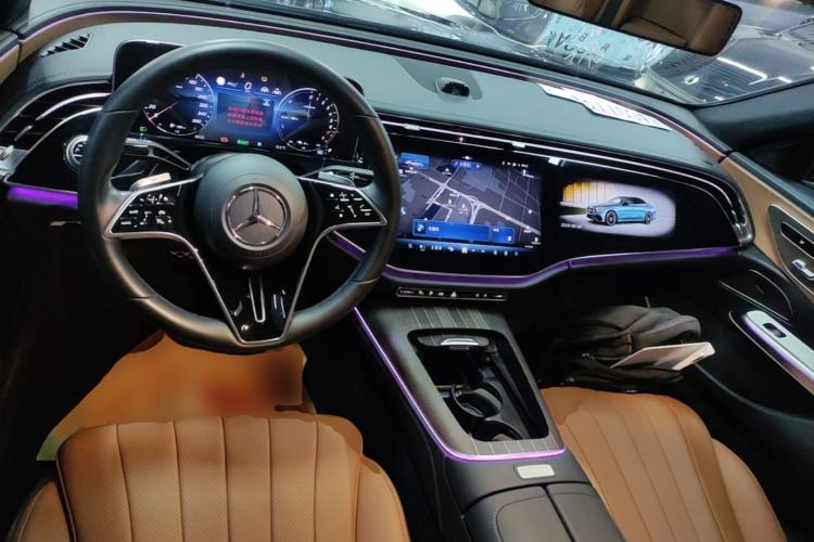 Used Mercedes-Benz E-Class New Energy 2024 E 350 e L Plug-in Hybrid Sedan Center Console
