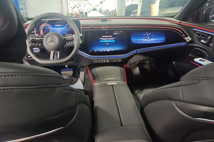 Used Mercedes-Benz E-Class New Energy 2024 E 350 e L Plug-in Hybrid Sports Sedan Center Console