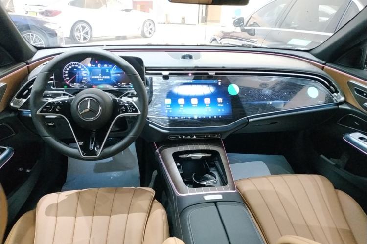 Used Mercedes-Benz E-Class New Energy 2024 E 350 e L Plug-in Hybrid Sedan Center Console