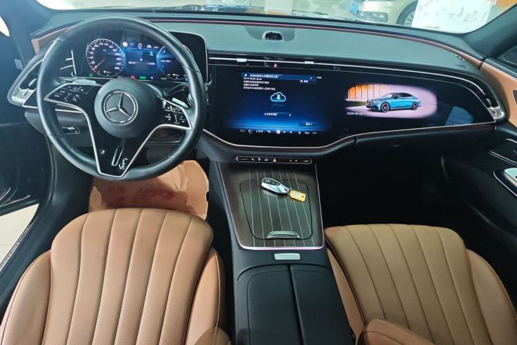 Used Mercedes-Benz E-Class New Energy 2024 E 350 e L Plug-in Hybrid Sedan Center Console