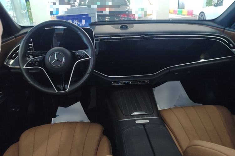 Used Mercedes-Benz E-Class New Energy 2024 E 350 e L Plug-in Hybrid Sedan Center Console