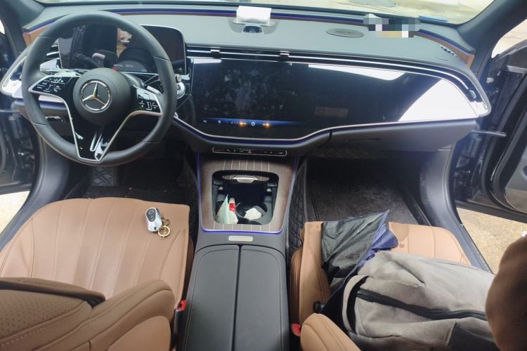 Used Mercedes-Benz E-Class New Energy 2024 E 350 e L Plug-in Hybrid Sedan Center Console