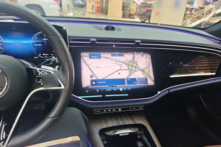 Used Mercedes-Benz E-Class New Energy 2024 E 350 e L Plug-in Hybrid Sedan Center Console
