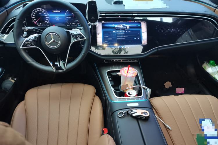 Used Mercedes-Benz E-Class New Energy 2024 E 350 e L Plug-in Hybrid Sedan Center Console