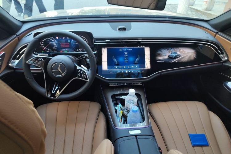 Used Mercedes-Benz E-Class New Energy 2024 E 350 e L Plug-in Hybrid Sedan Center Console