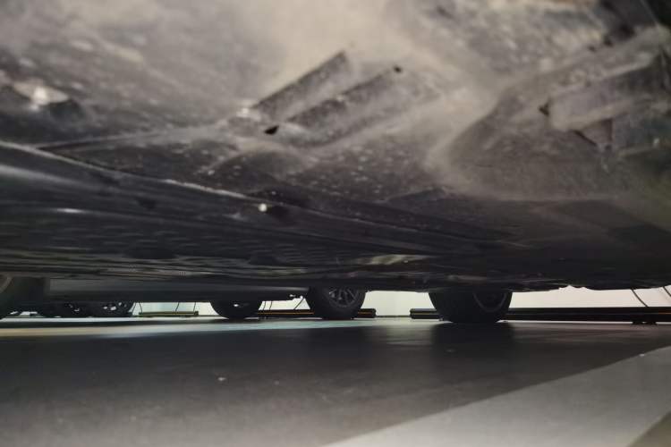 Used Mercedes-Benz E-Class New Energy 2024 E 350 e L Plug-in Hybrid Sedan Chassis Front Left