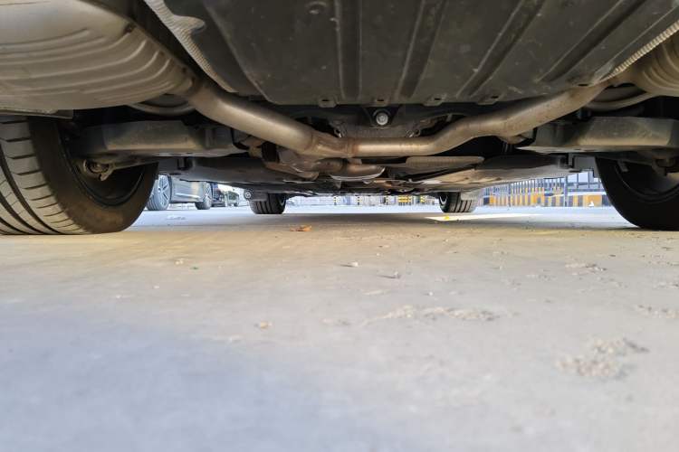 Used Mercedes-Benz E-Class New Energy 2024 E 350 e L Plug-in Hybrid Sedan Chassis Rear