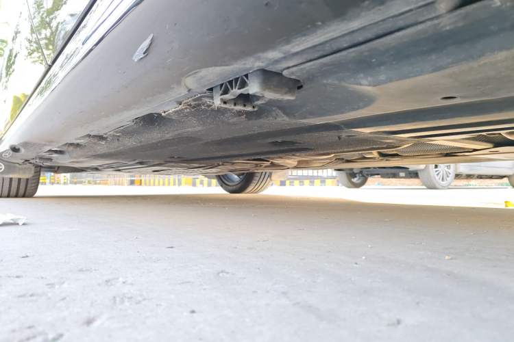 Used Mercedes-Benz E-Class New Energy 2024 E 350 e L Plug-in Hybrid Sedan Chassis Rear Left