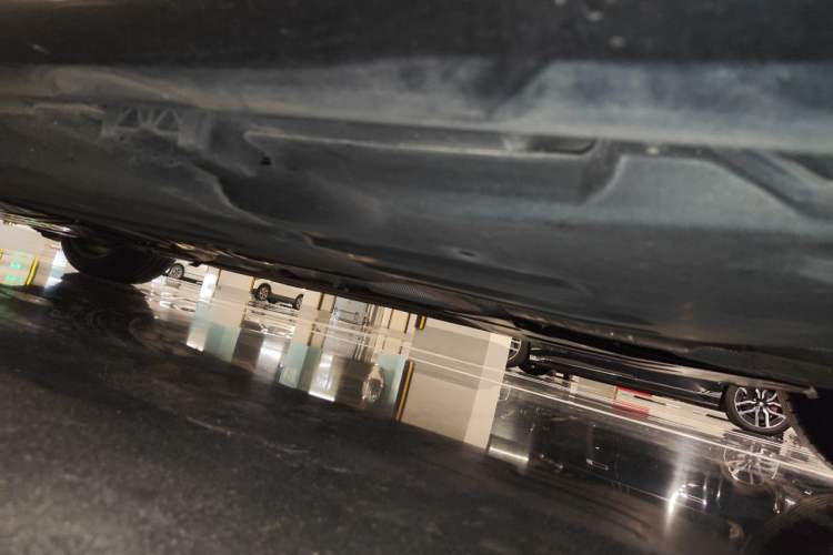 Used Mercedes-Benz E-Class New Energy 2024 E 350 e L Plug-in Hybrid Sedan Chassis Rear Left