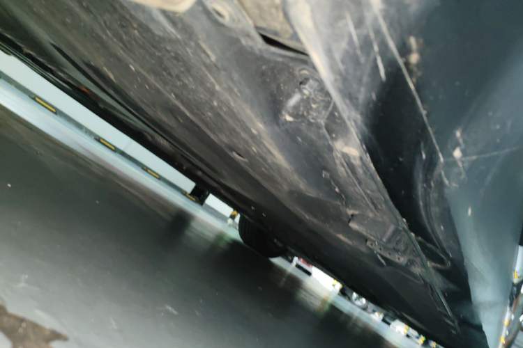 Used Mercedes-Benz E-Class New Energy 2024 E 350 e L Plug-in Hybrid Sedan Chassis Rear Right