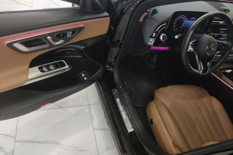 Used Mercedes-Benz E-Class New Energy 2024 E 350 e L Plug-in Hybrid Sedan Driver Seat