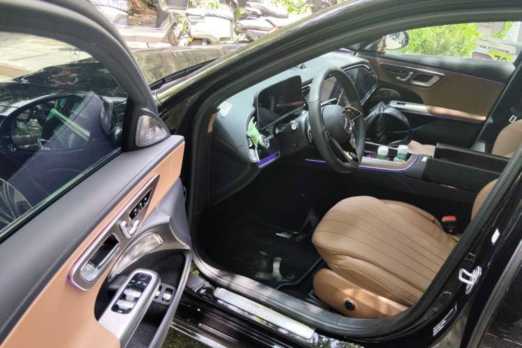 Used Mercedes-Benz E-Class New Energy 2024 E 350 e L Plug-in Hybrid Sedan Driver Seat