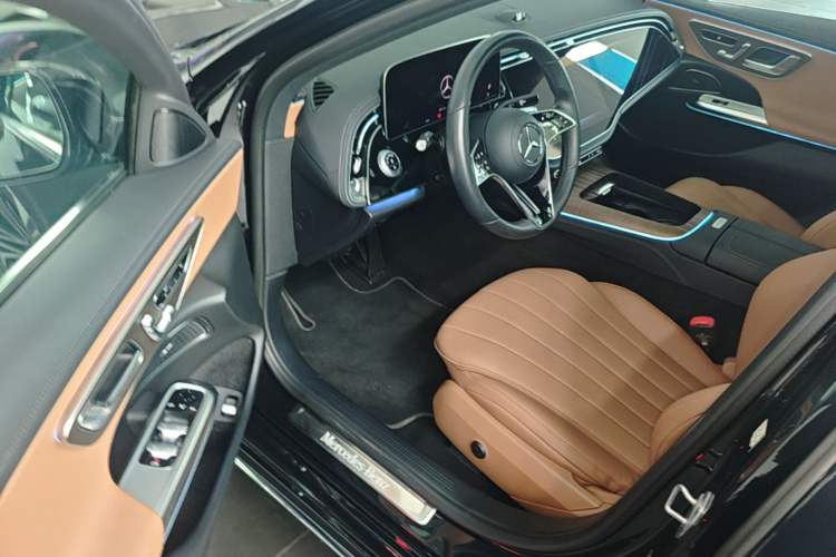 Used Mercedes-Benz E-Class New Energy 2024 E 350 e L Plug-in Hybrid Sedan Driver Seat