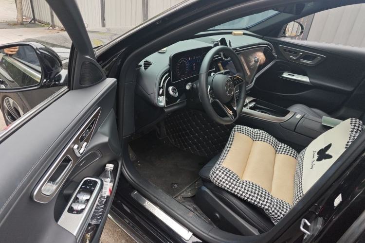 Used Mercedes-Benz E-Class New Energy 2024 E 350 e L Plug-in Hybrid Sedan Driver Seat