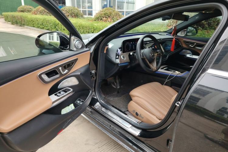 Used Mercedes-Benz E-Class New Energy 2024 E 350 e L Plug-in Hybrid Sedan Driver Seat