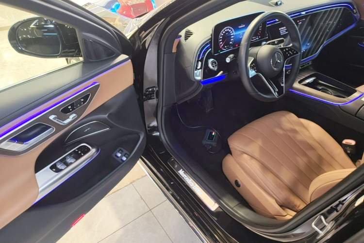 Used Mercedes-Benz E-Class New Energy 2024 E 350 e L Plug-in Hybrid Sedan Driver Seat