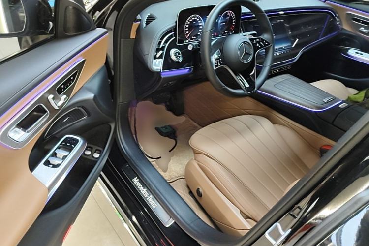 Used Mercedes-Benz E-Class New Energy 2024 E 350 e L Plug-in Hybrid Sedan Driver Seat