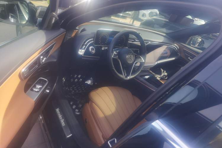 Used Mercedes-Benz E-Class New Energy 2024 E 350 e L Plug-in Hybrid Sedan Driver Seat