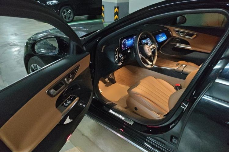 Used Mercedes-Benz E-Class New Energy 2024 E 350 e L Plug-in Hybrid Sedan Driver Seat