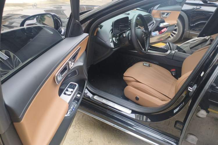 Used Mercedes-Benz E-Class New Energy 2024 E 350 e L Plug-in Hybrid Sedan Driver Seat