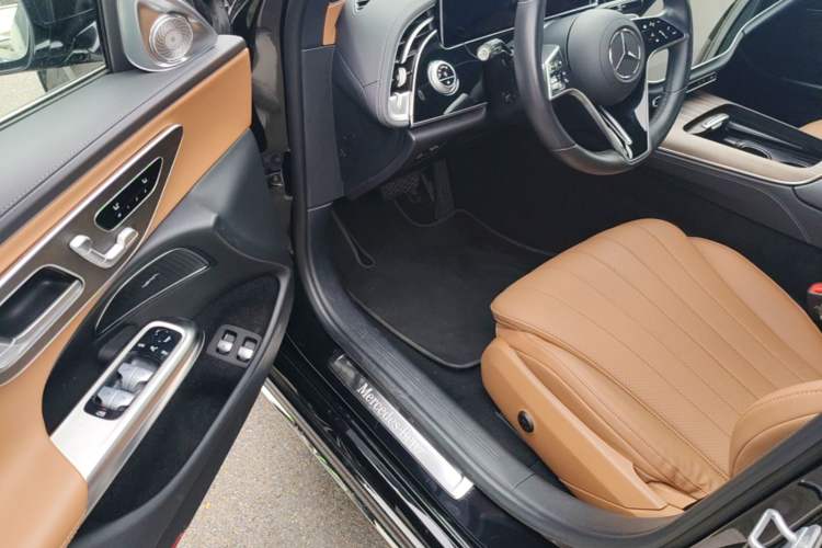 Used Mercedes-Benz E-Class New Energy 2024 E 350 e L Plug-in Hybrid Sedan Driver Seat